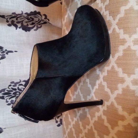 Nine West Black Cowhide Booties - Picture 5 of 9